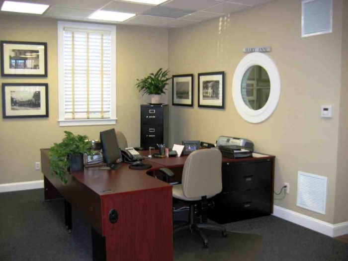 How to Decorate My Office Walls Creative Ideas and Tips