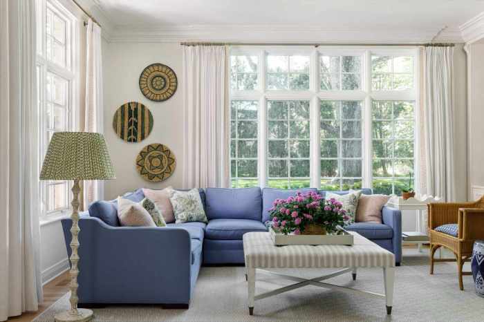 How to decorate blue living room